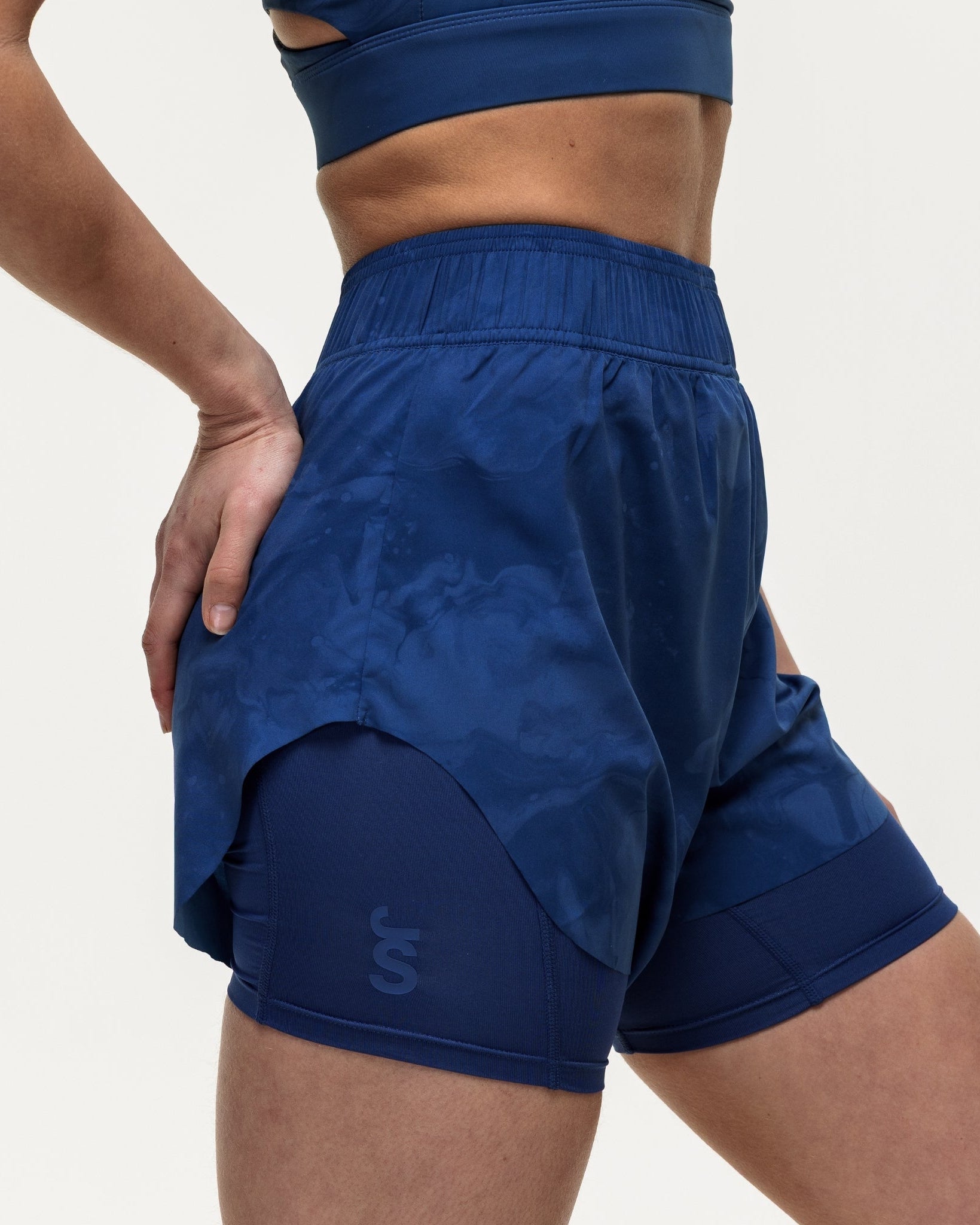 Run The Distance 2-in-1 Shorts - Indigo Marble